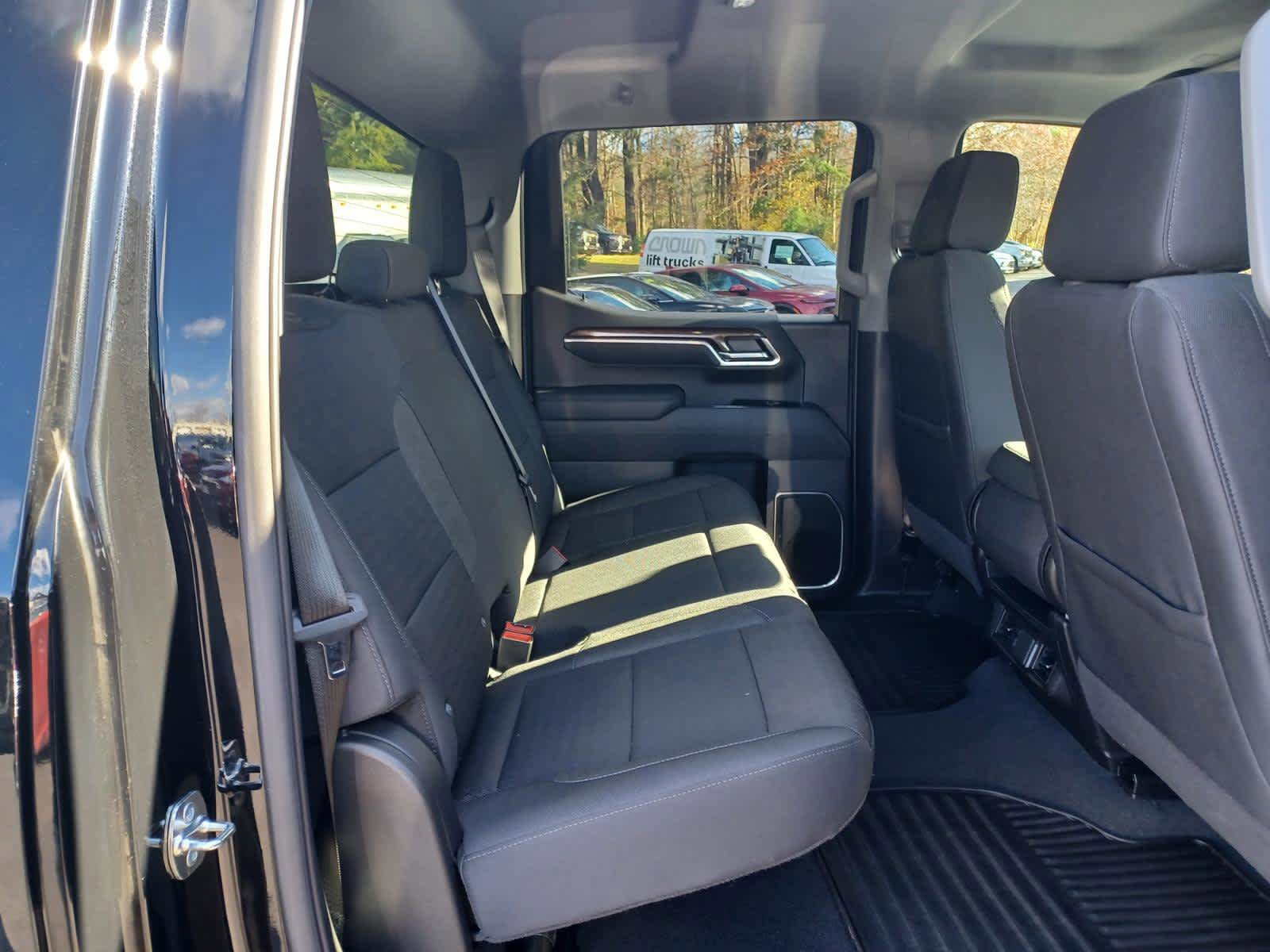 Used 2025 Chevrolet Silverado 1500 LT AWD/4WD image 20
