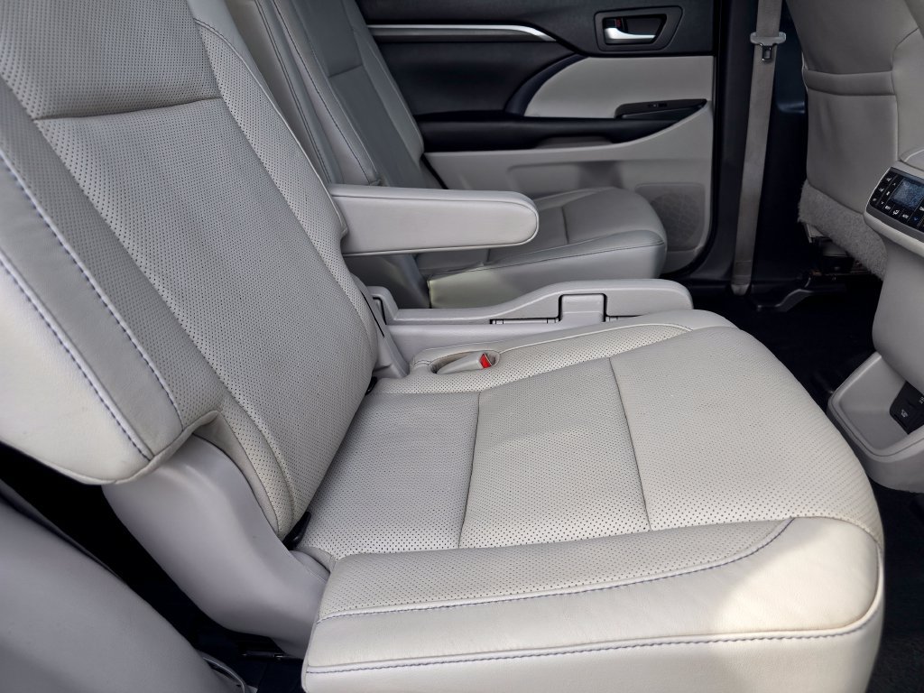 Certified 2019 Toyota Highlander Limited Platinum AWD/4WD image 23