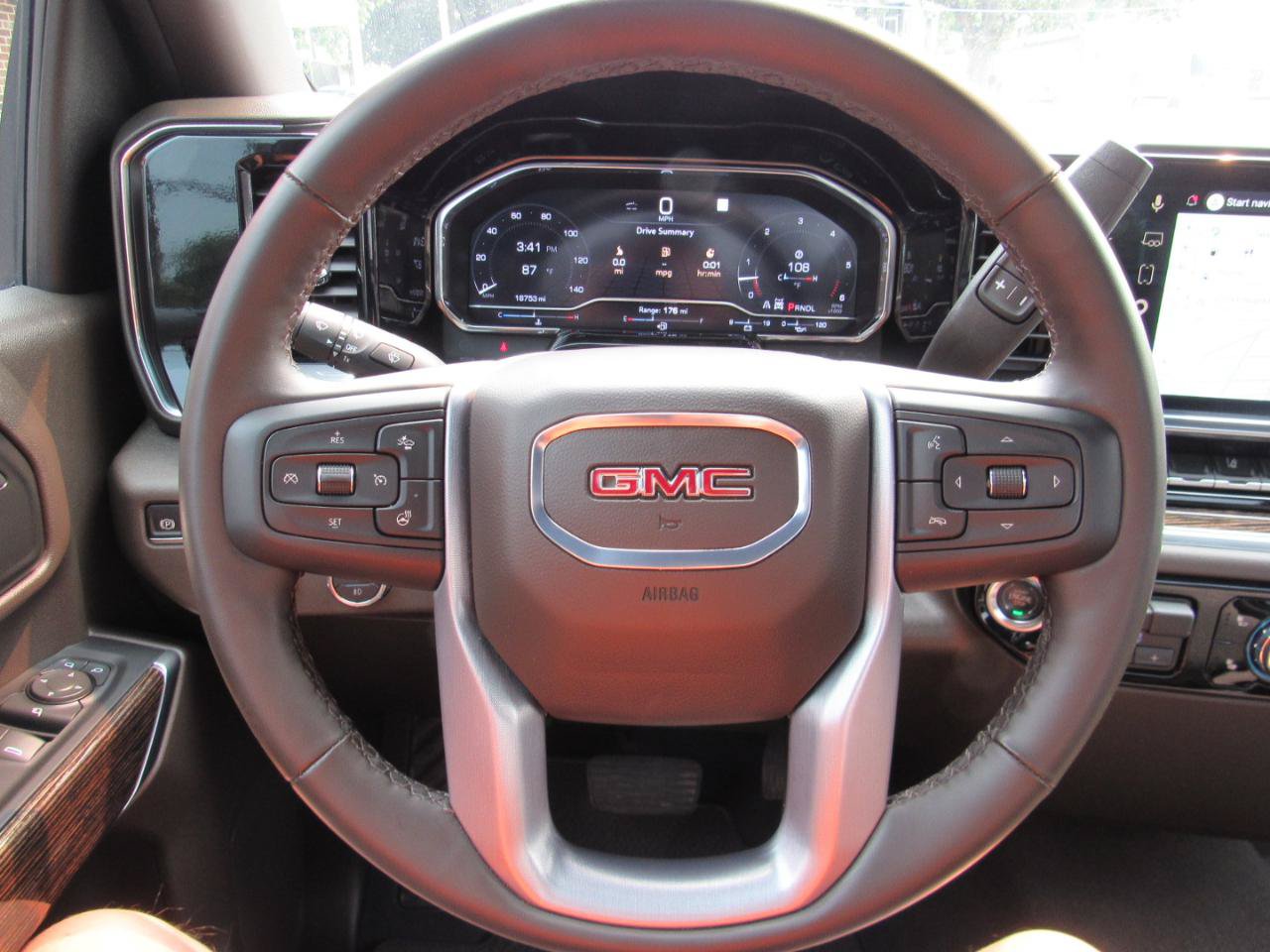 Used 2025 GMC Sierra 2500 SLE w/ SLE Convenience Package AWD/4WD image 25