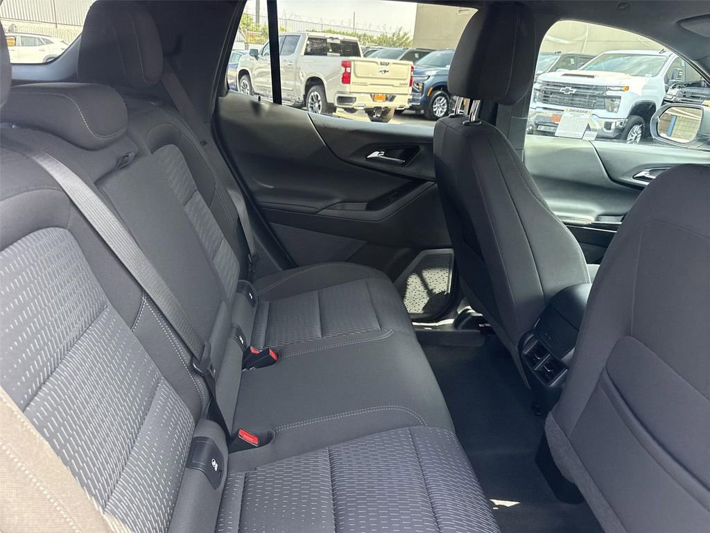 Used 2025 Chevrolet Equinox LT image 24