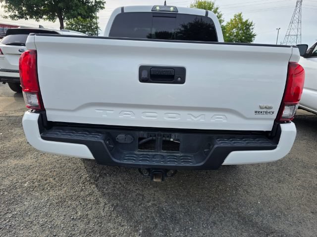 Used 2019 Toyota Tacoma TRD Sport AWD/4WD image 12