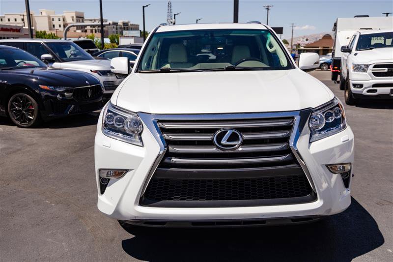 Used 2017 Lexus GX 460 Luxury AWD/4WD image 3