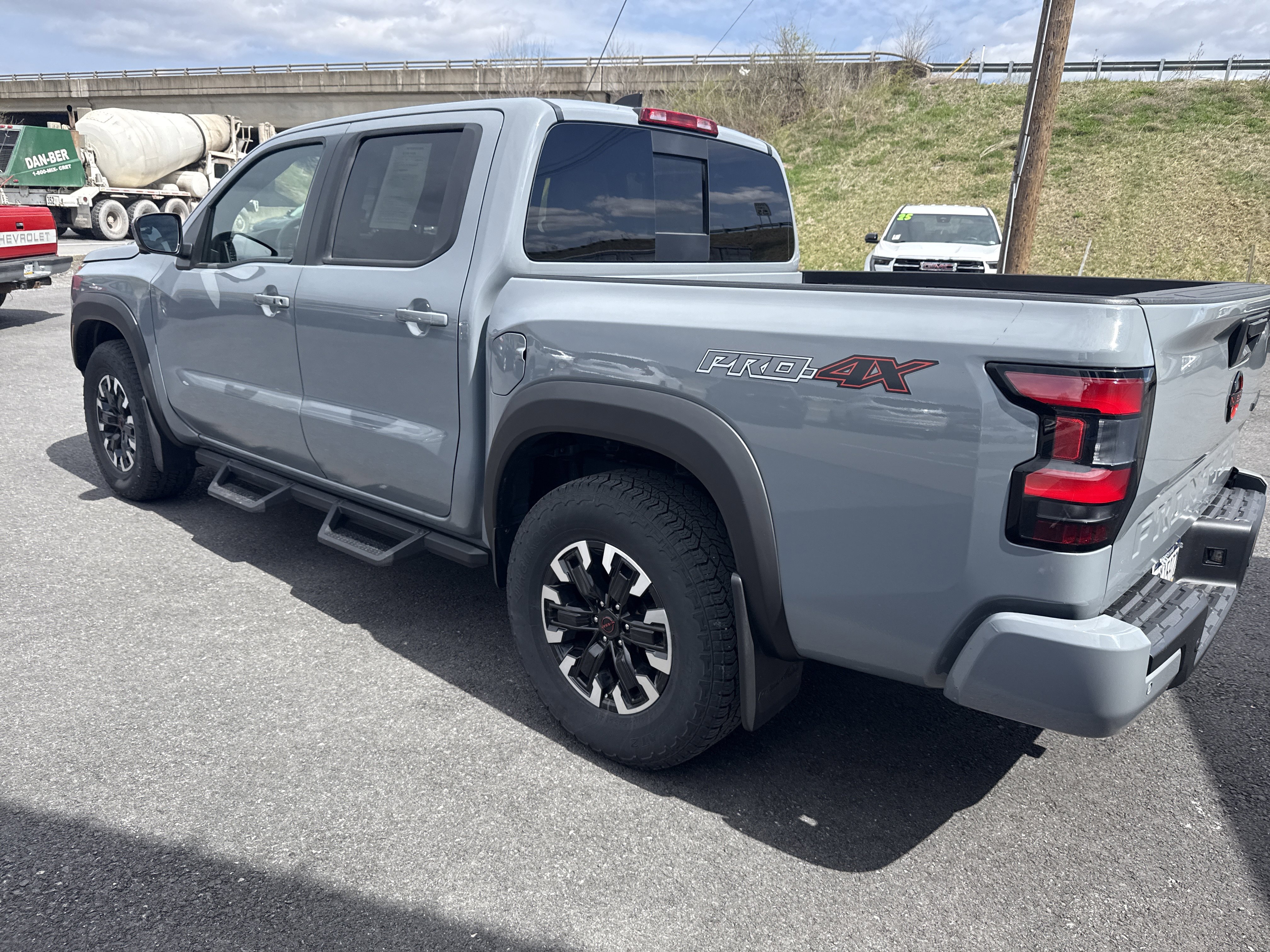 Used 2024 Nissan Frontier PRO-4X w/ Pro Convenience Package image 5
