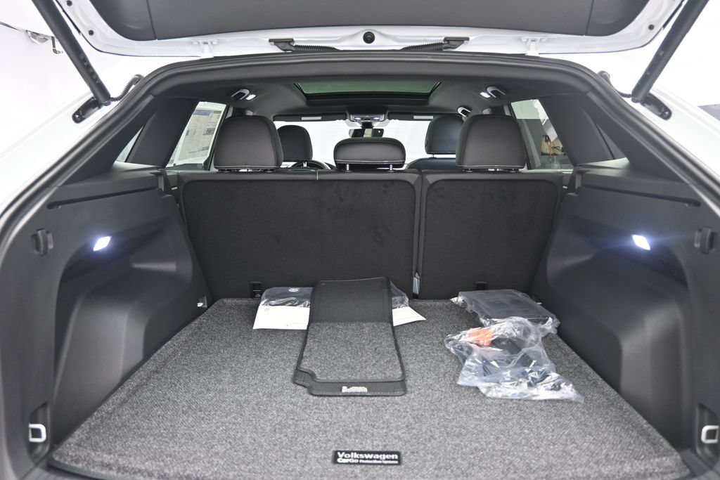 New 2026 Volkswagen Atlas Cross Sport SE FWD image 30