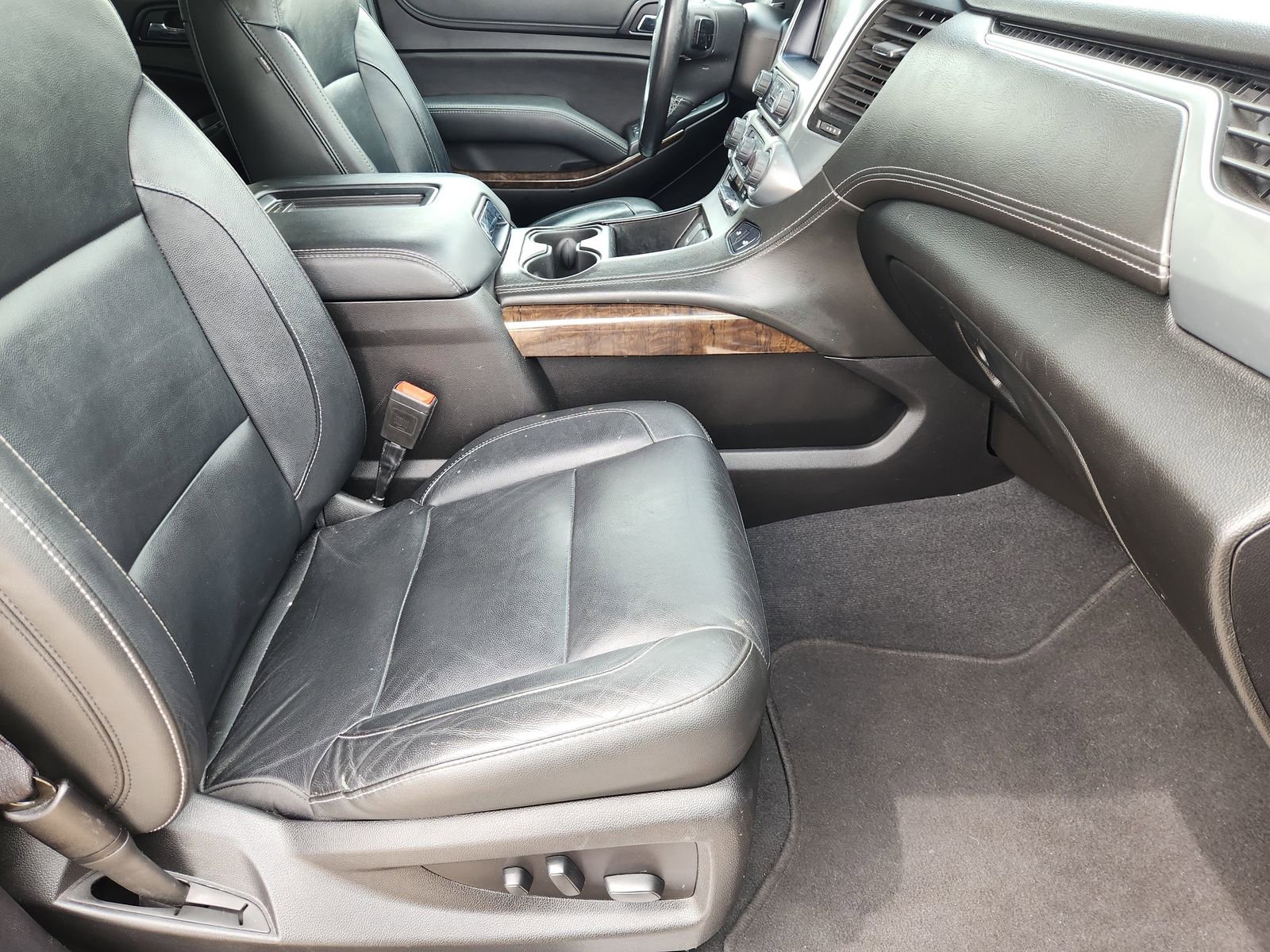 Used 2019 Chevrolet Tahoe LT w/ LT Signature Package AWD/4WD image 17