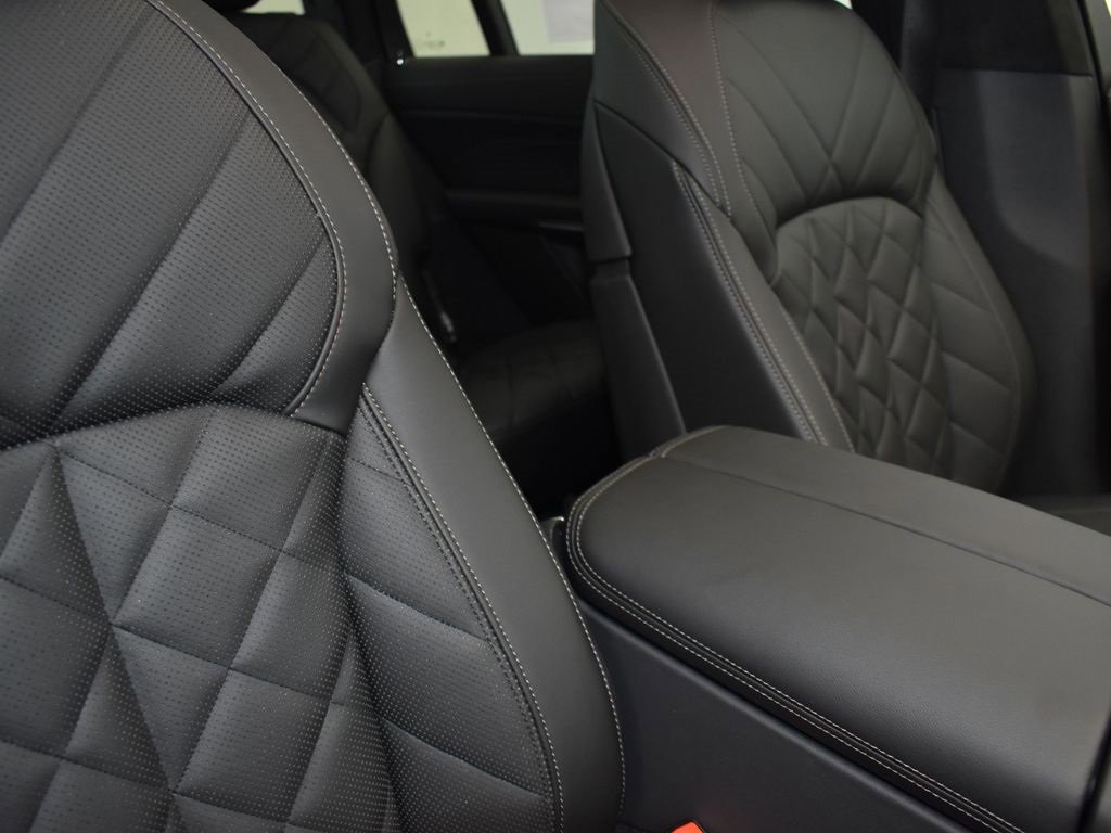 New 2026 BMW X7 xDrive40i w/ Executive Package image 28