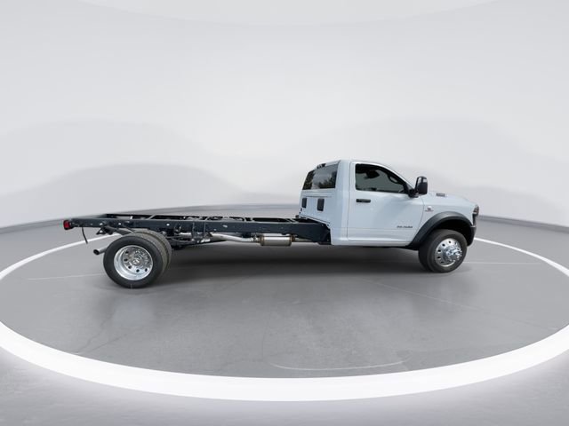 New 2025 RAM 5500 4x4 Regular Cab image 9