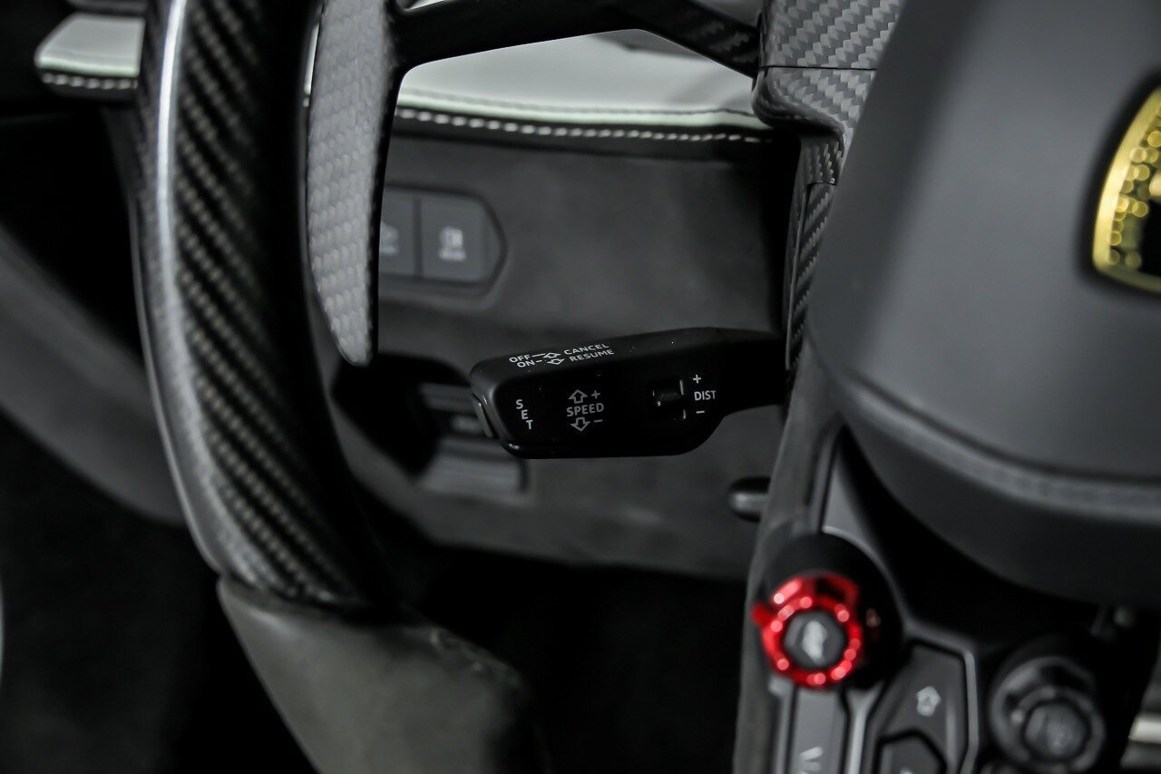Used 2024 Lamborghini Revuelto image 36