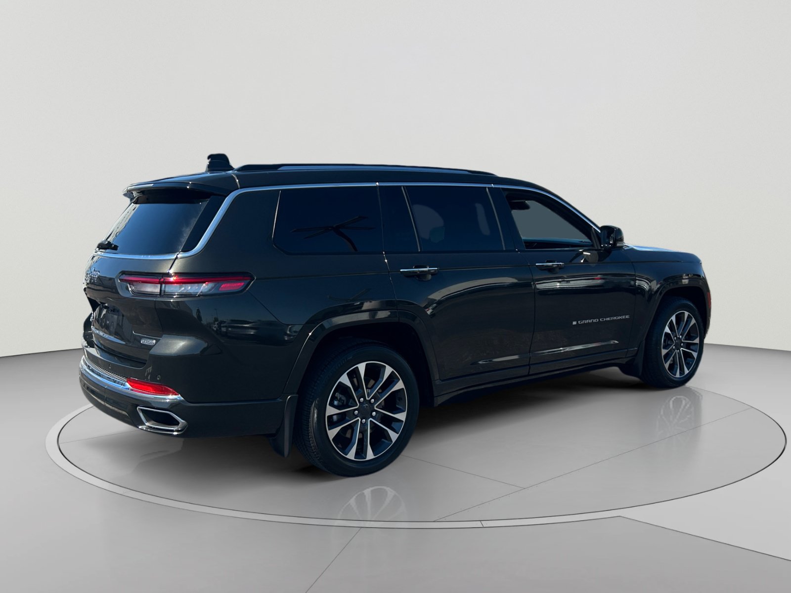 Used 2022 Jeep Grand Cherokee L Overland AWD/4WD image 5