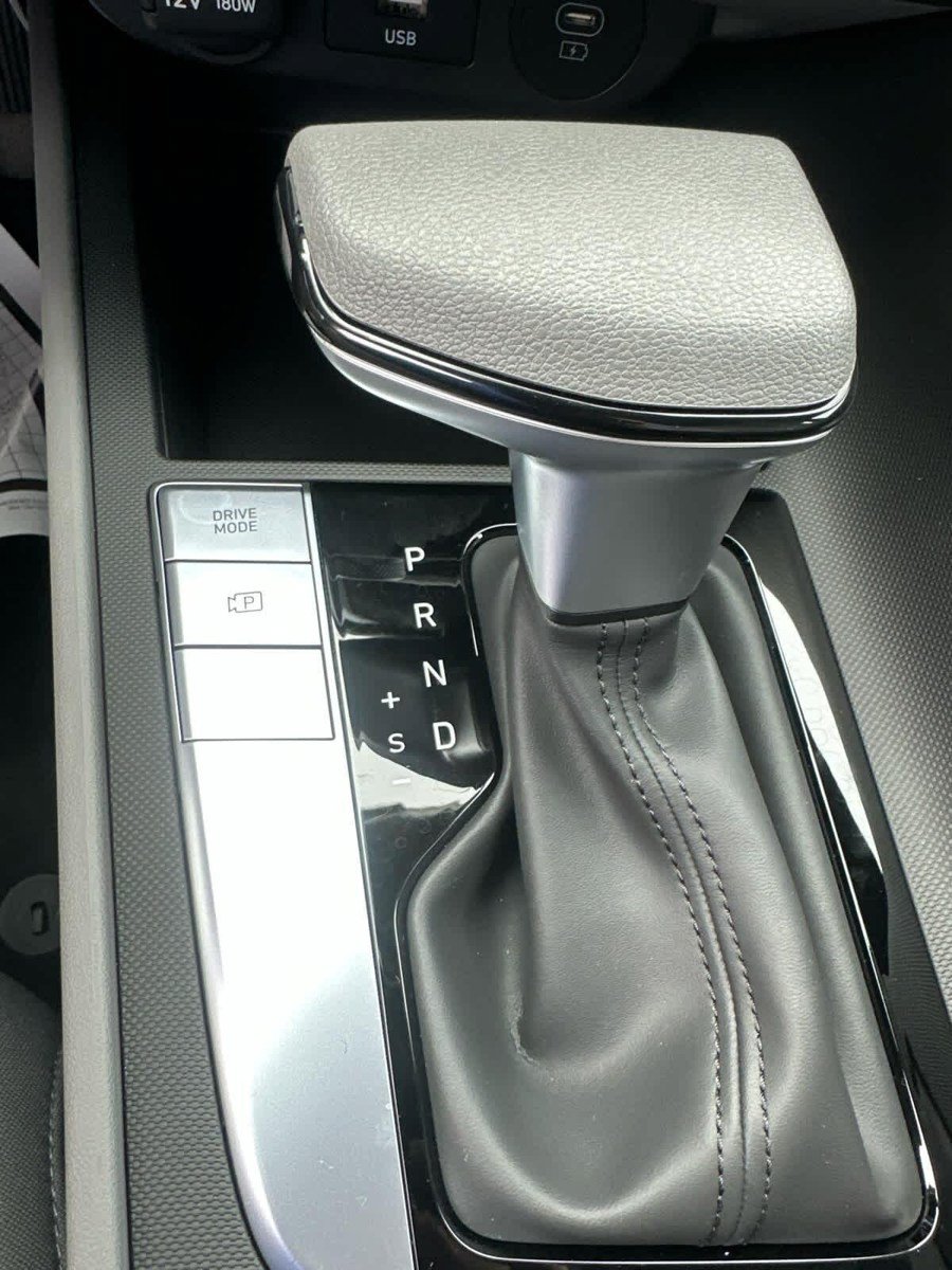 New 2026 Hyundai Elantra SE FWD image 16