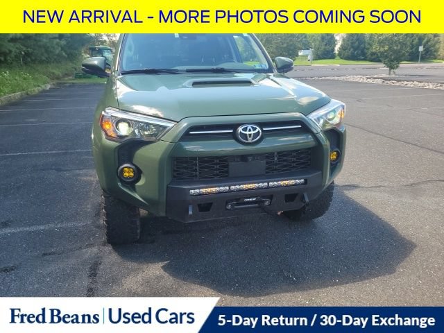 Used 2022 Toyota 4Runner TRD Off-Road Premium AWD/4WD image 2
