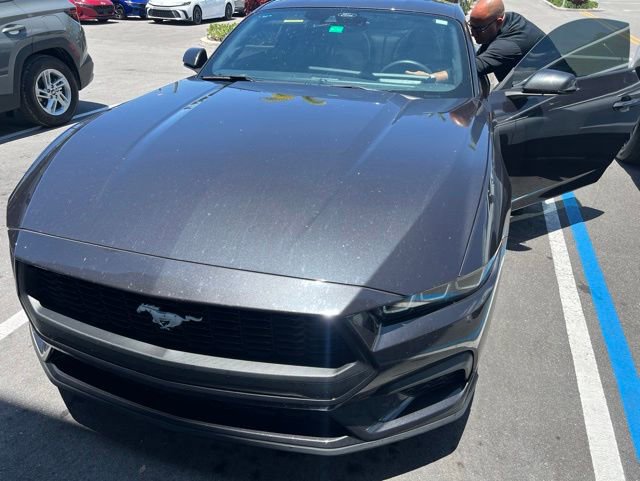 Used 2024 Ford Mustang Coupe RWD image 2