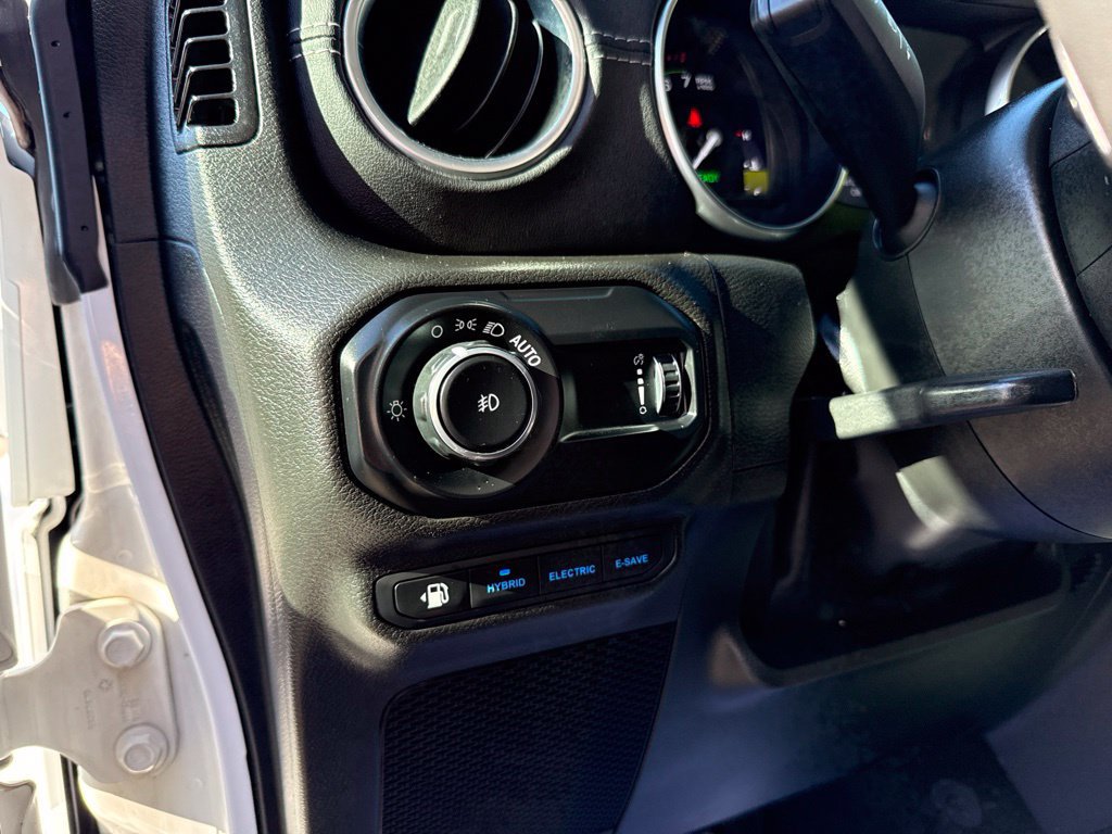 Used 2023 Jeep Wrangler Unlimited Sahara w/ Cold Weather Group AWD/4WD image 14