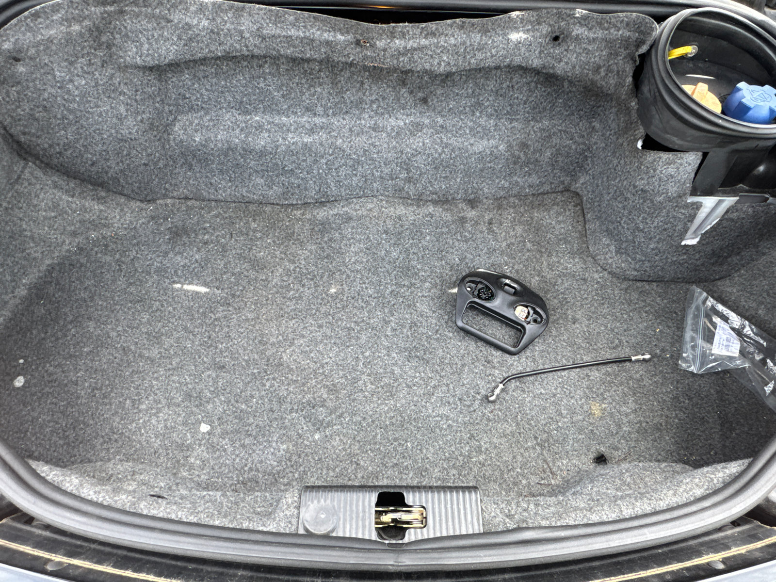 Used 2000 Porsche Boxster RWD image 17