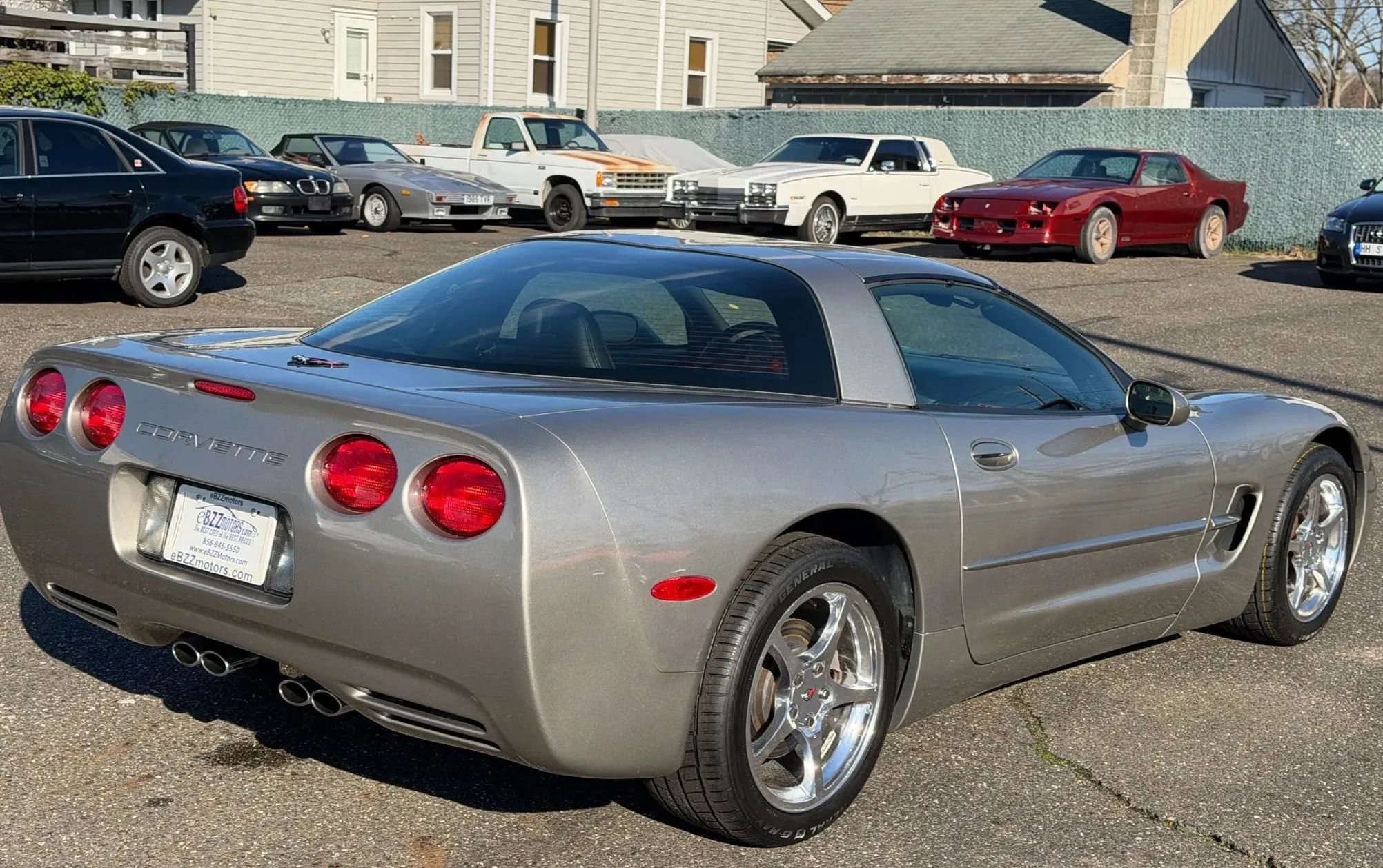 Used 2001 Chevrolet Corvette Coupe w/ Preferred Equipment Group1 image 11