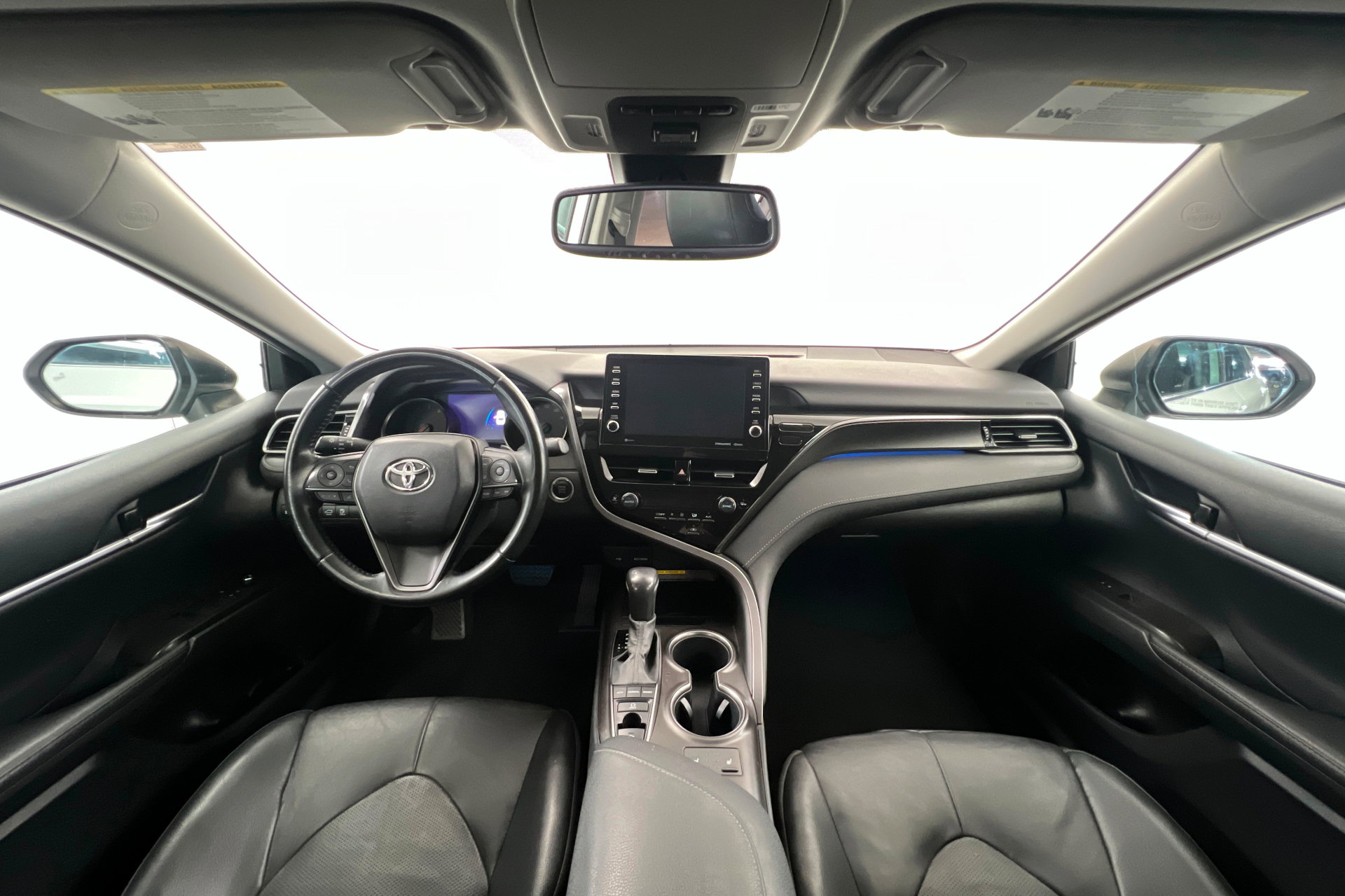 Used 2021 Toyota Camry XSE w/ Carpet Mat Package (TMS) FWD image 9