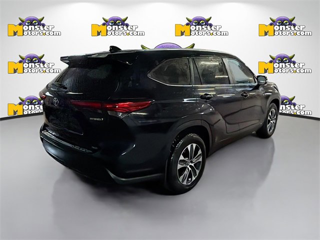 Used 2023 Toyota Highlander XLE image 4