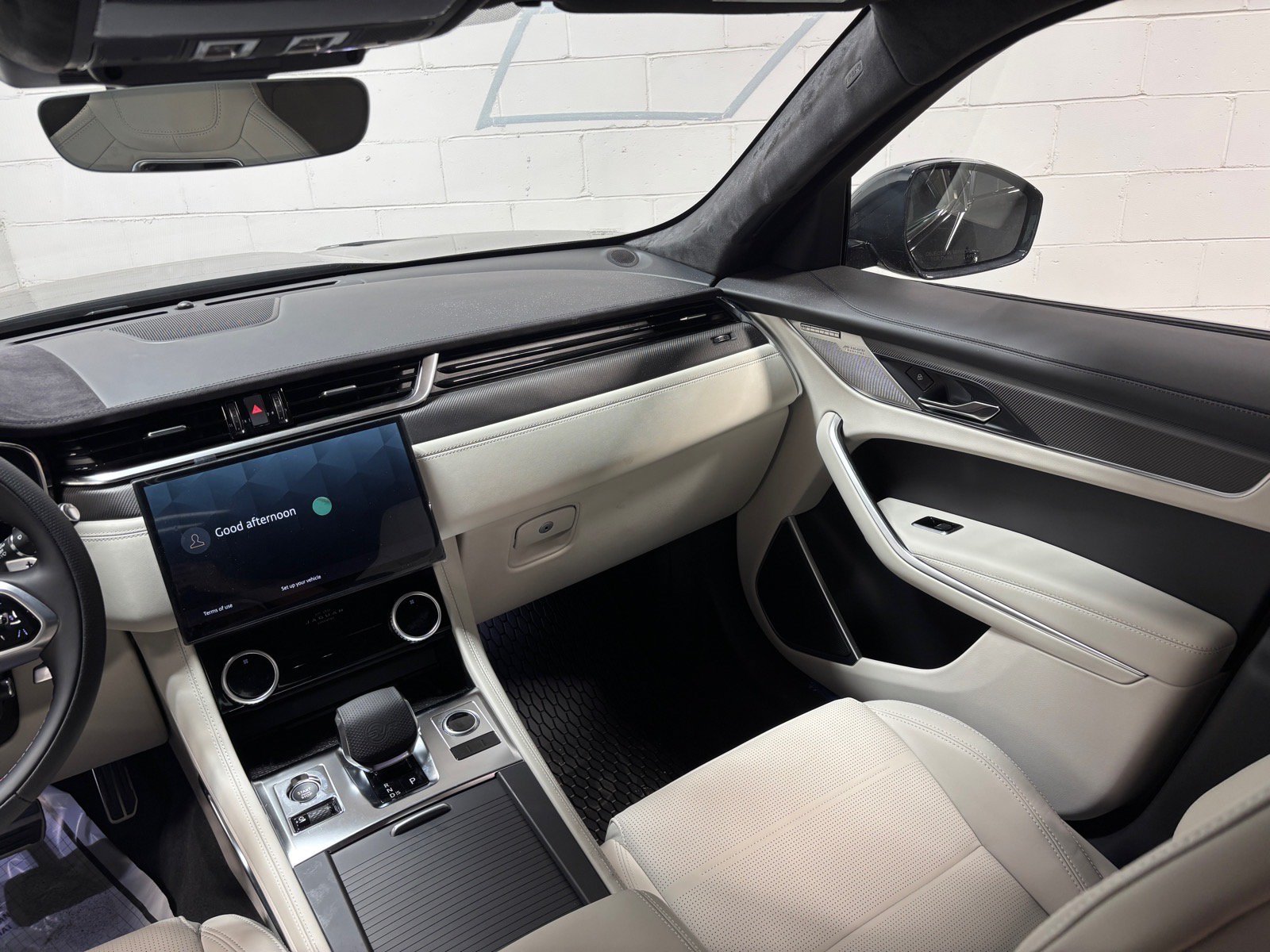 New 2026 Jaguar F-PACE SVR 575 Edition AWD/4WD image 36