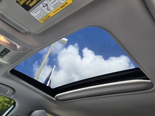 Used 2020 Toyota RAV4 XLE w/ Convenience Package FWD image 17