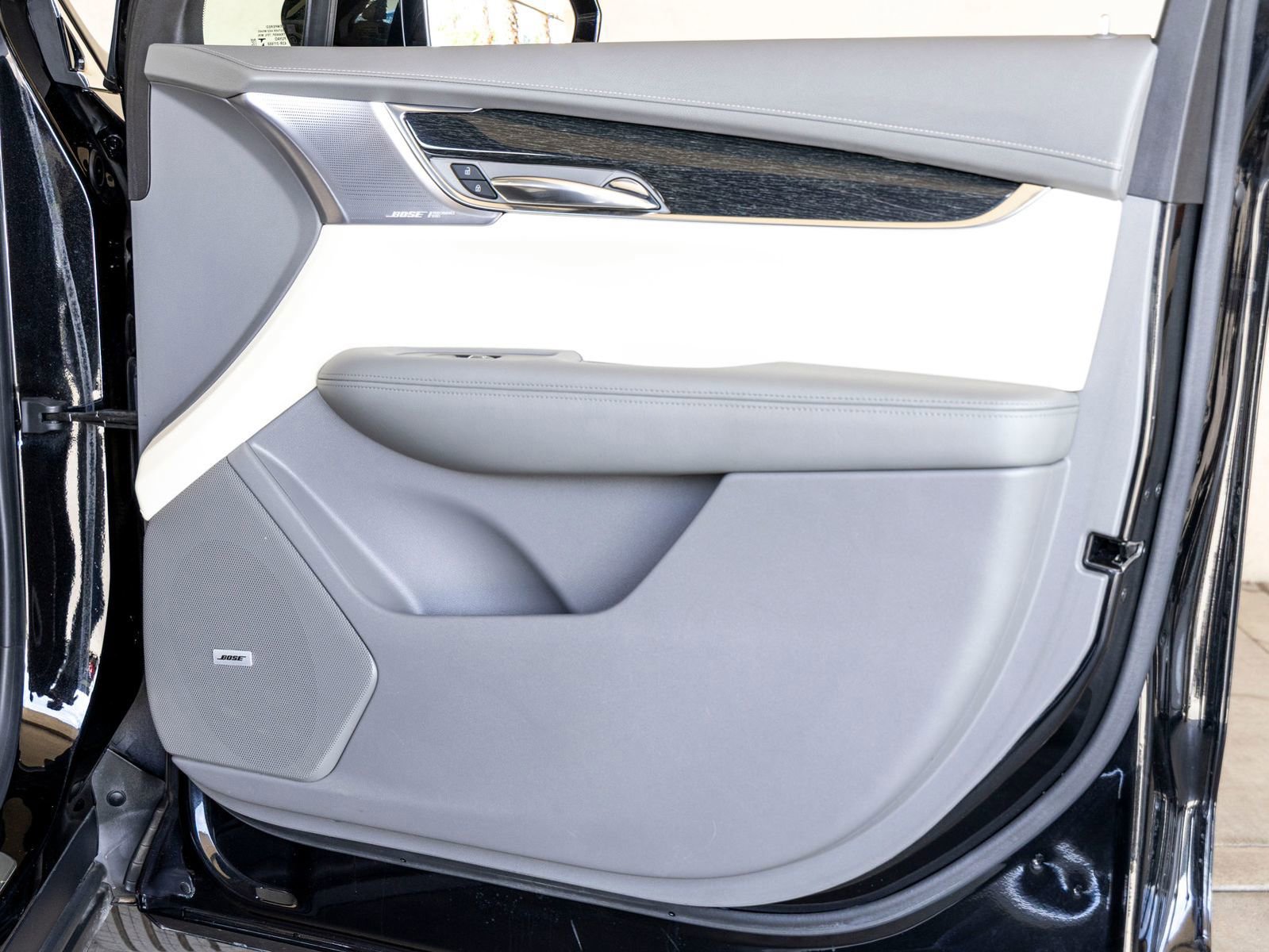 Used 2021 Cadillac XT6 Premium Luxury FWD image 25