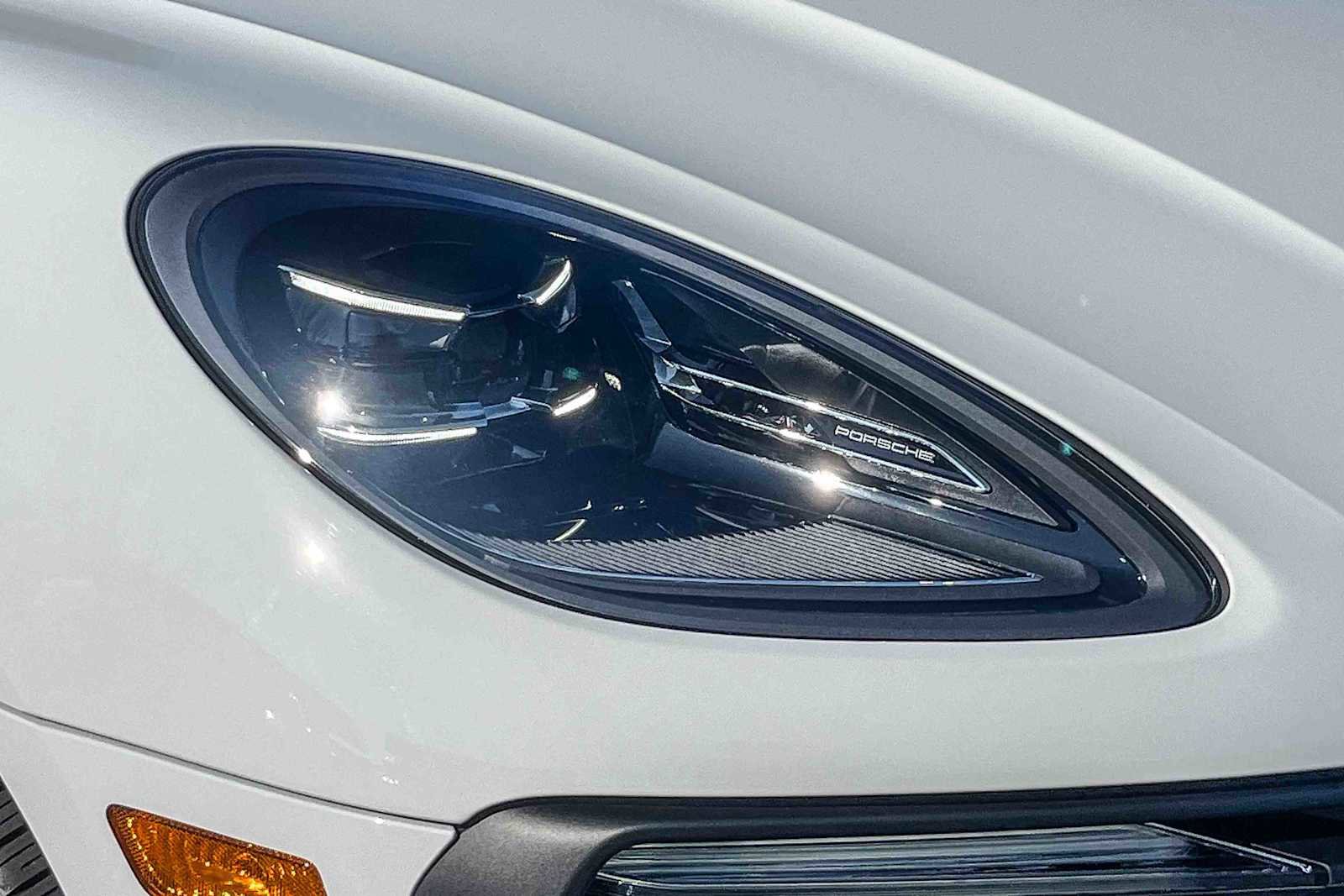 Used 2024 Porsche Macan image 7