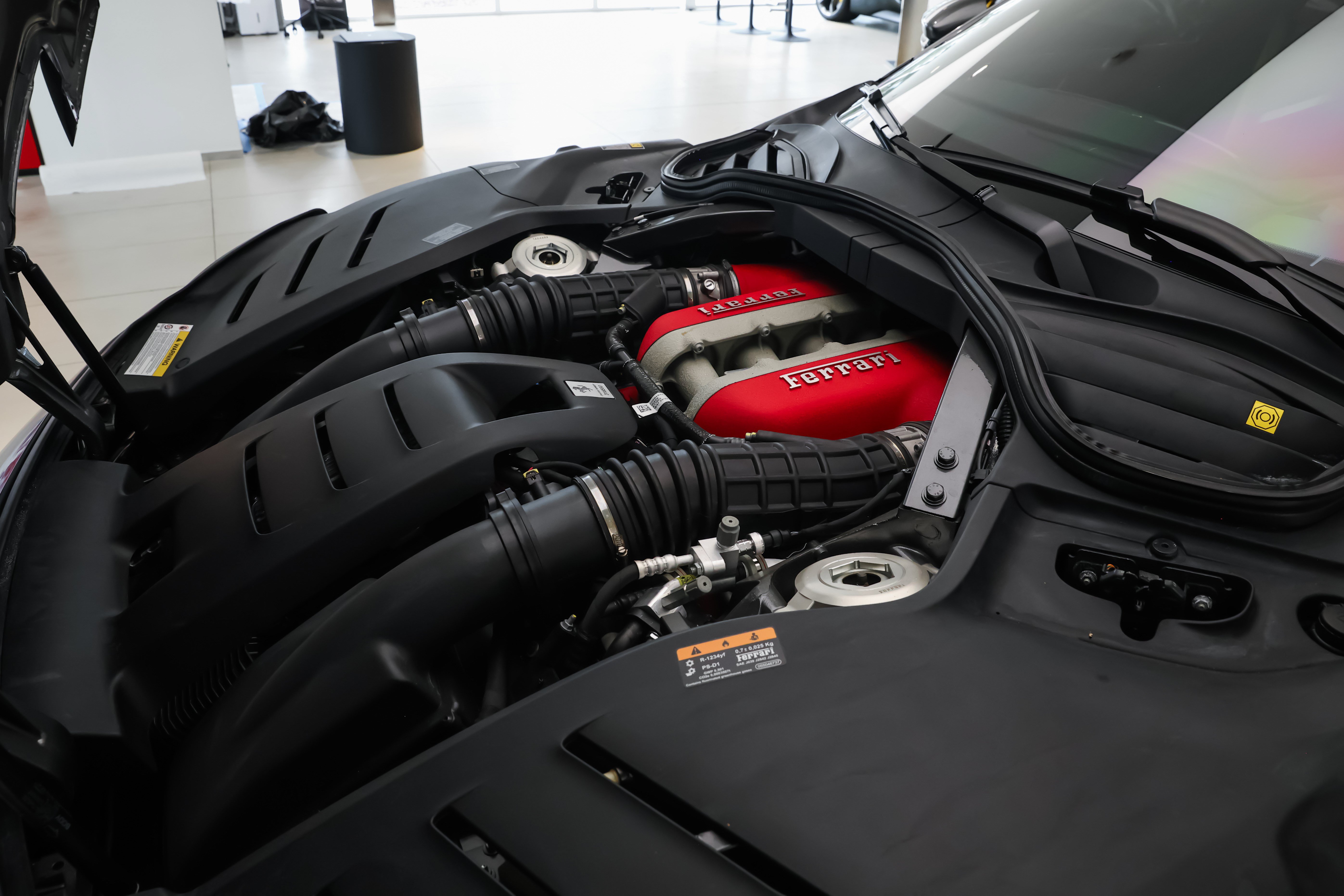 Used 2025 Ferrari Purosangue AWD/4WD image 24
