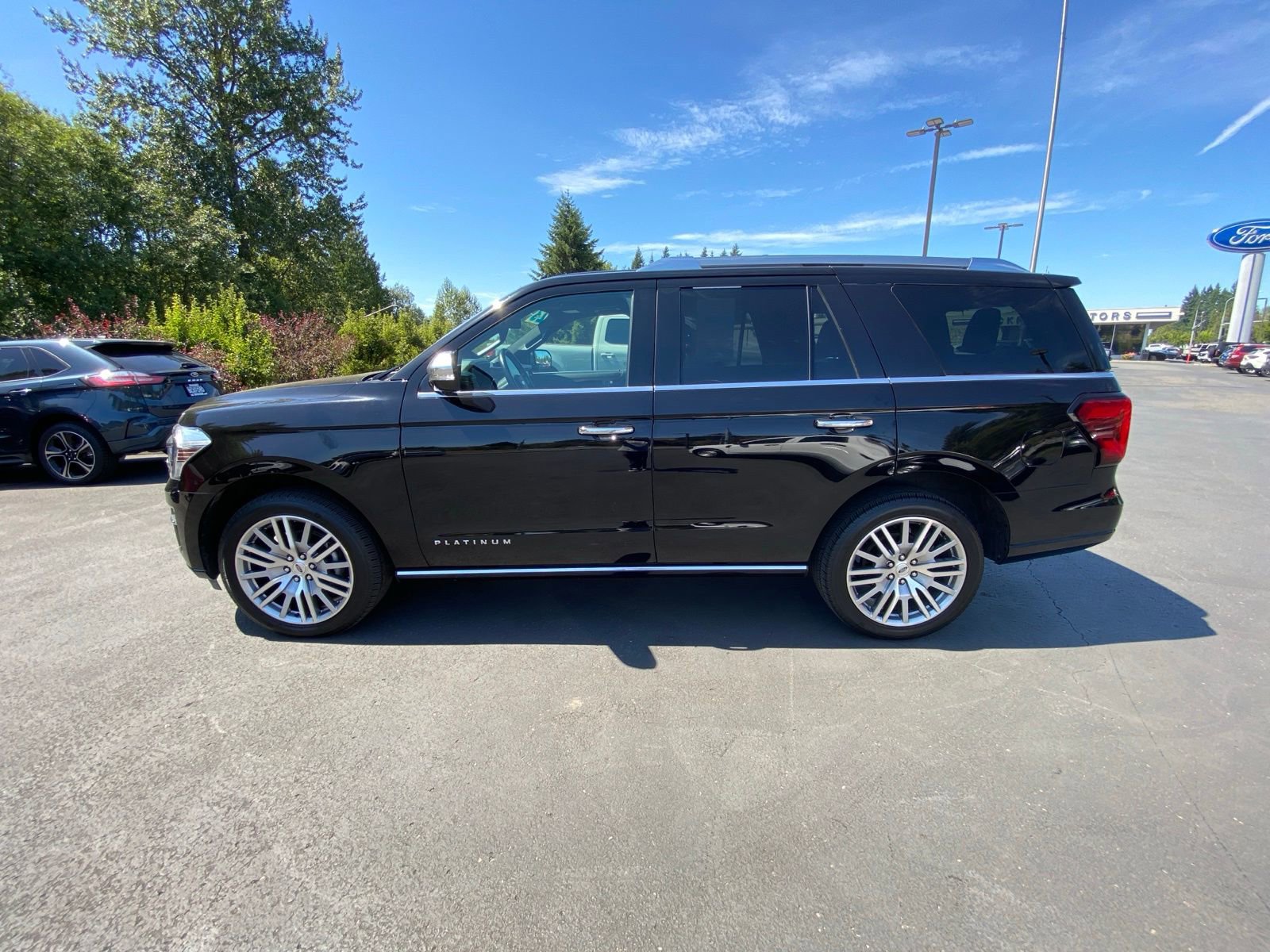 Used 2023 Ford Expedition Platinum image 9