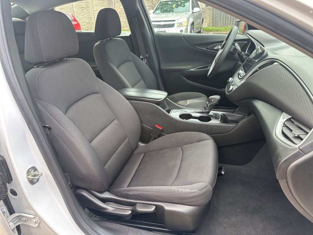 Used 2023 Chevrolet Malibu LT w/ Driver Confidence Package FWD image 18
