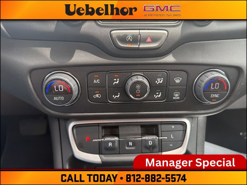 Used 2024 GMC Terrain SLT AWD/4WD image 23