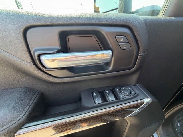 Used 2021 Chevrolet Silverado 2500 LT w/ Midnight Edition AWD/4WD image 28