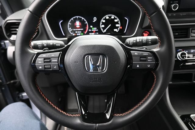 Used 2025 Honda Pilot Sport image 14
