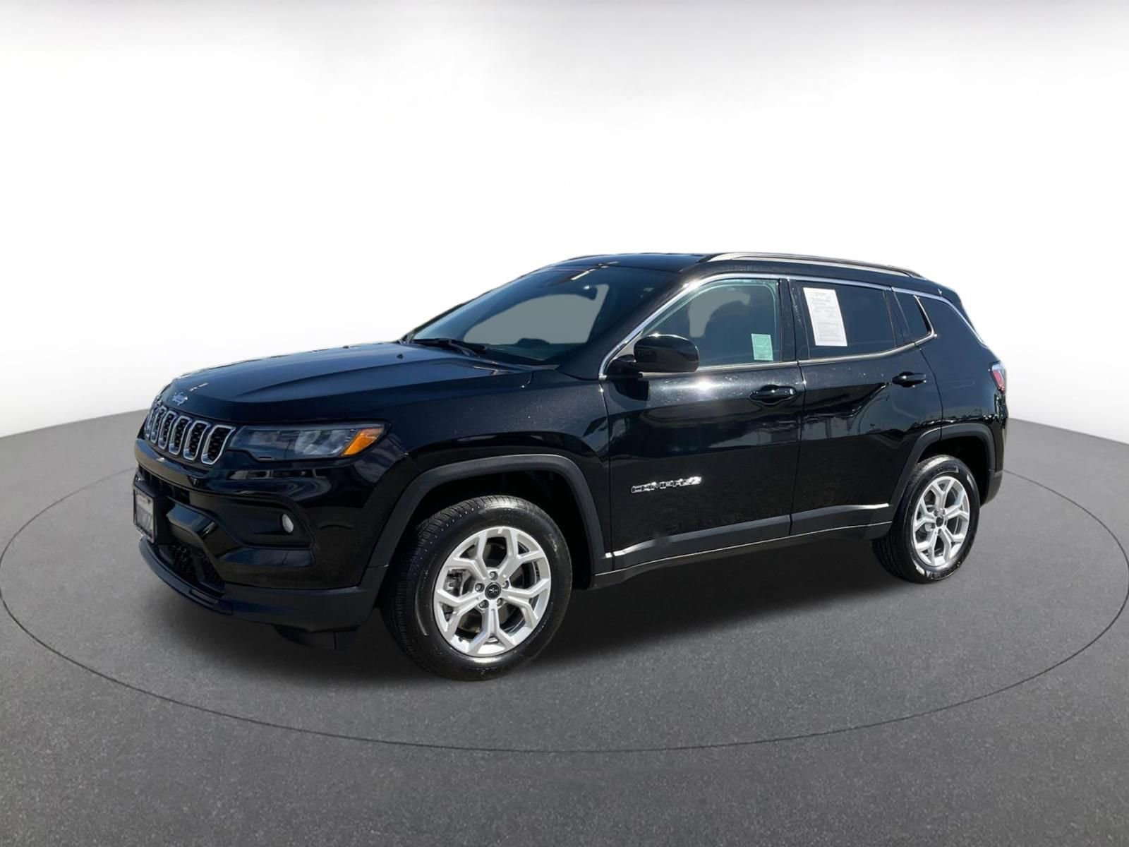 Used 2025 Jeep Compass Latitude image 7