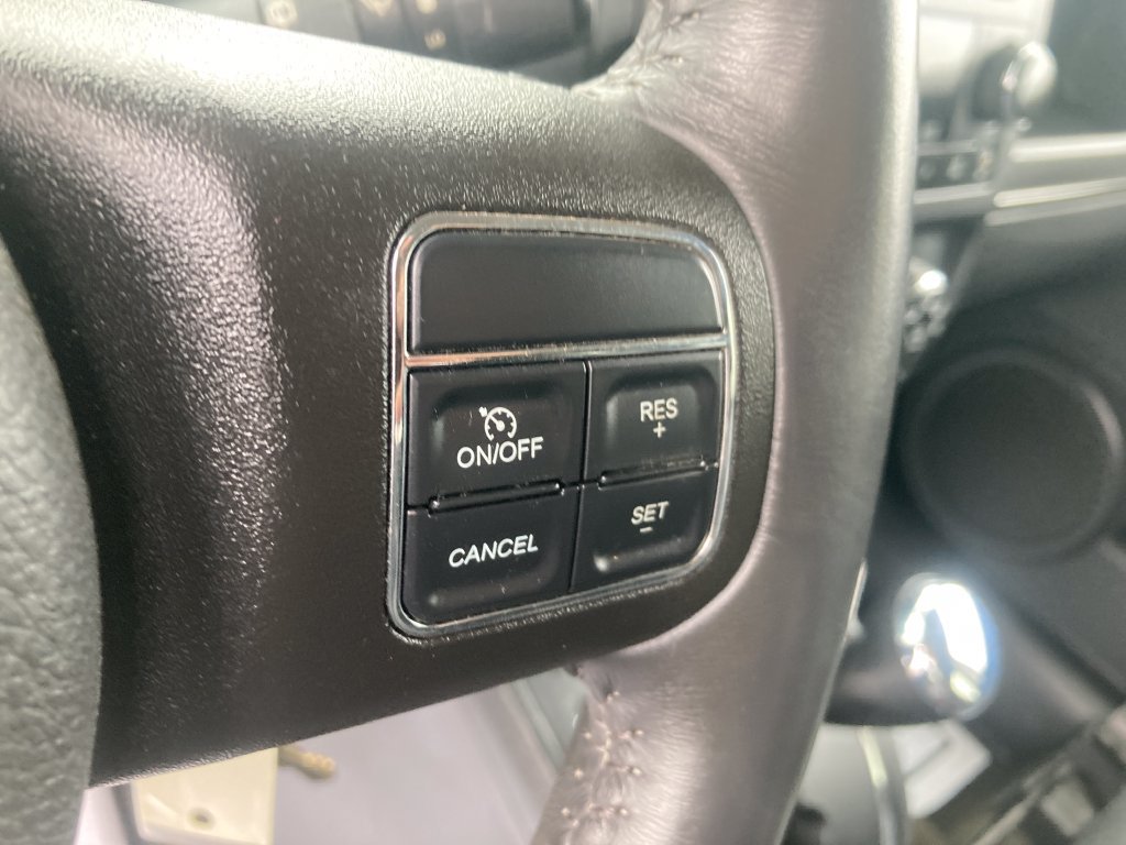 Used 2015 Jeep Patriot High Altitude AWD/4WD image 40