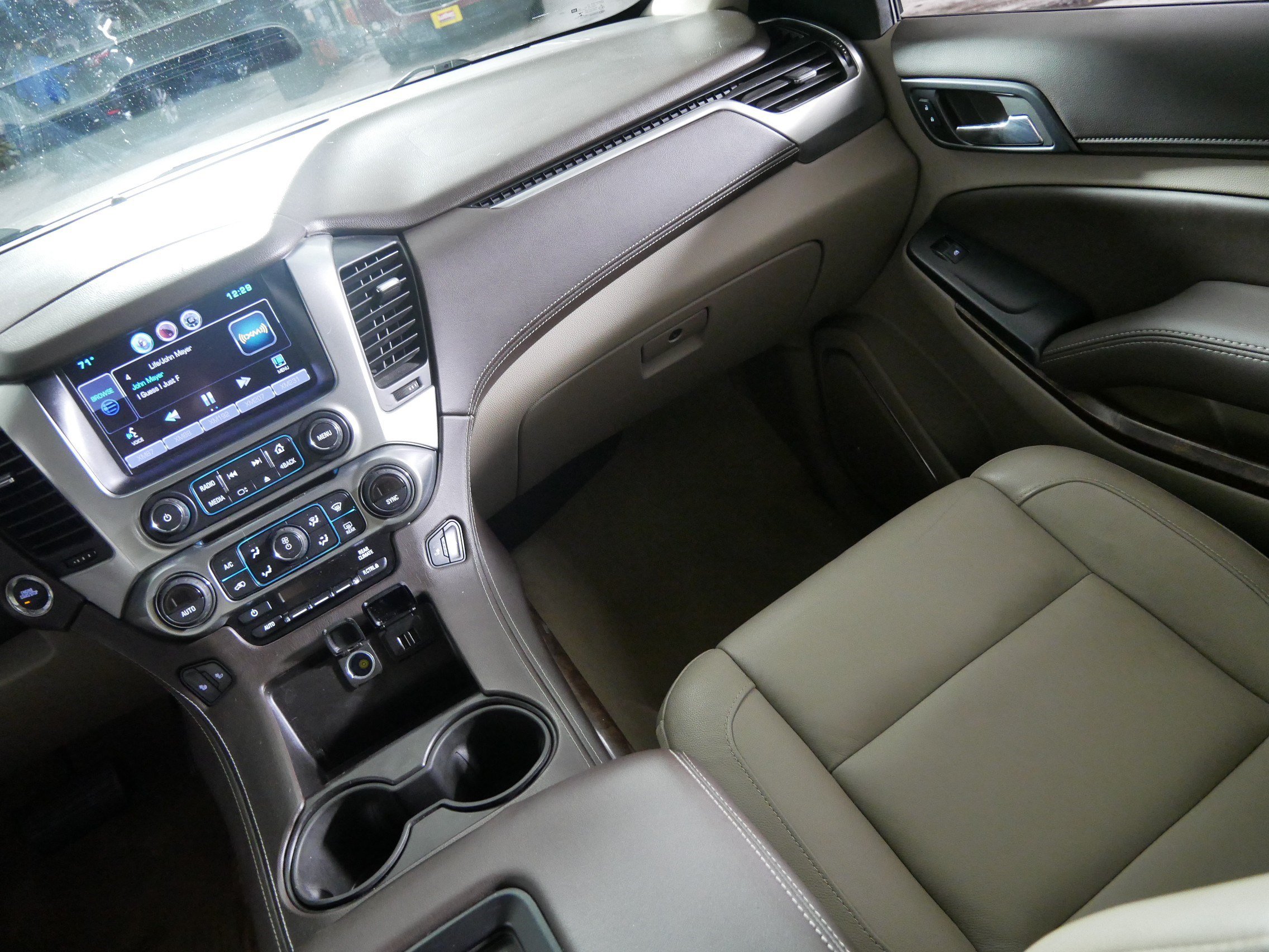 Used 2015 Chevrolet Tahoe LT AWD/4WD image 11