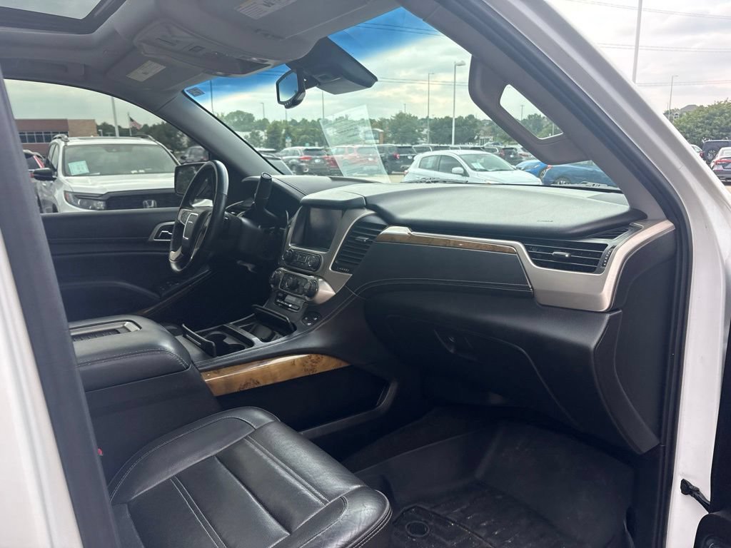 Used 2017 GMC Yukon XL Denali w/ Open Road Package AWD/4WD image 28
