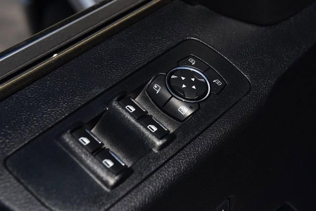Used 2017 Ford F150 Platinum w/ Equipment Group 701A Luxury RWD image 10