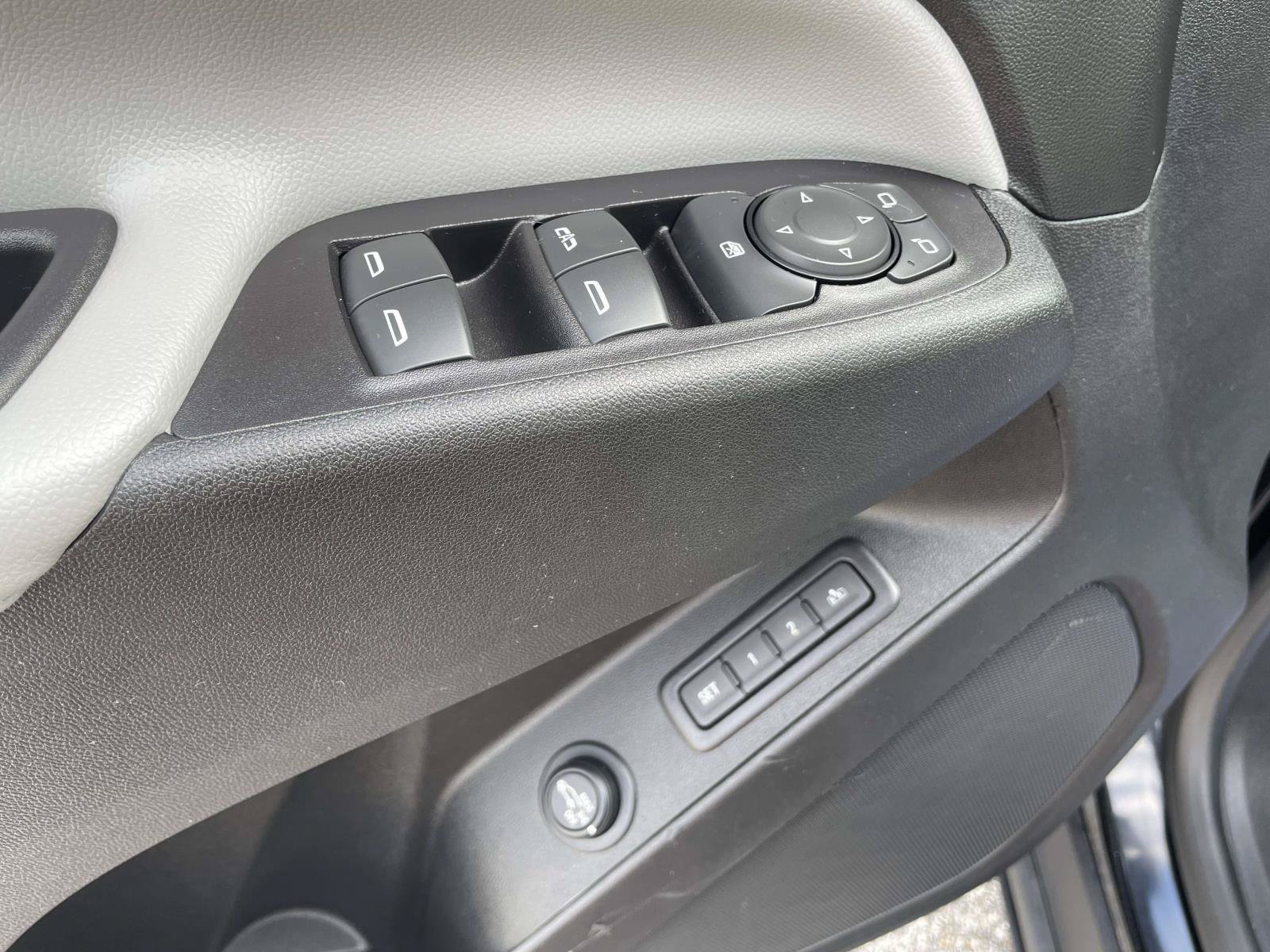 Used 2019 Chevrolet Equinox Premier FWD image 15