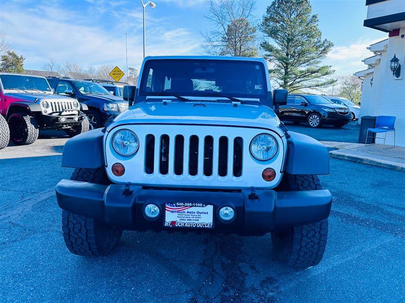 Used 2012 Jeep Wrangler Unlimited Rubicon w/ Max Tow Pkg image 3