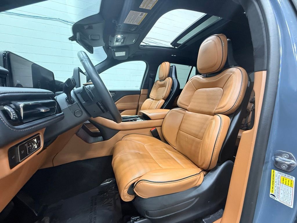Used 2025 Lincoln Aviator Black Label image 35