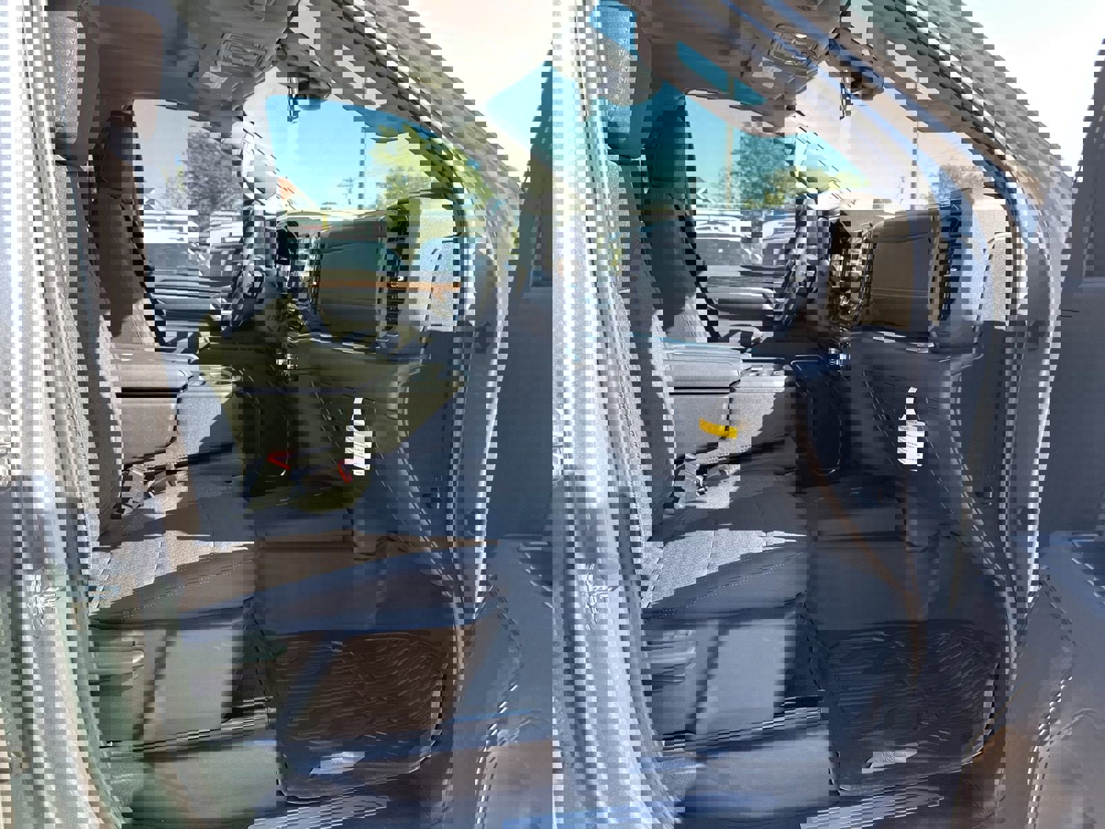 New 2025 GMC Sierra 2500 SLE w/ SLE Value Package; image 21