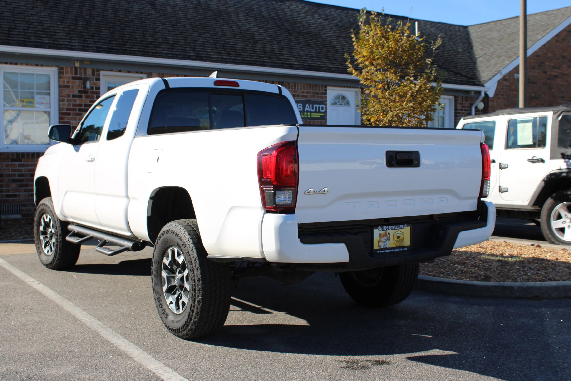 Used 2019 Toyota Tacoma SR w/ SR Convenience Package image 5
