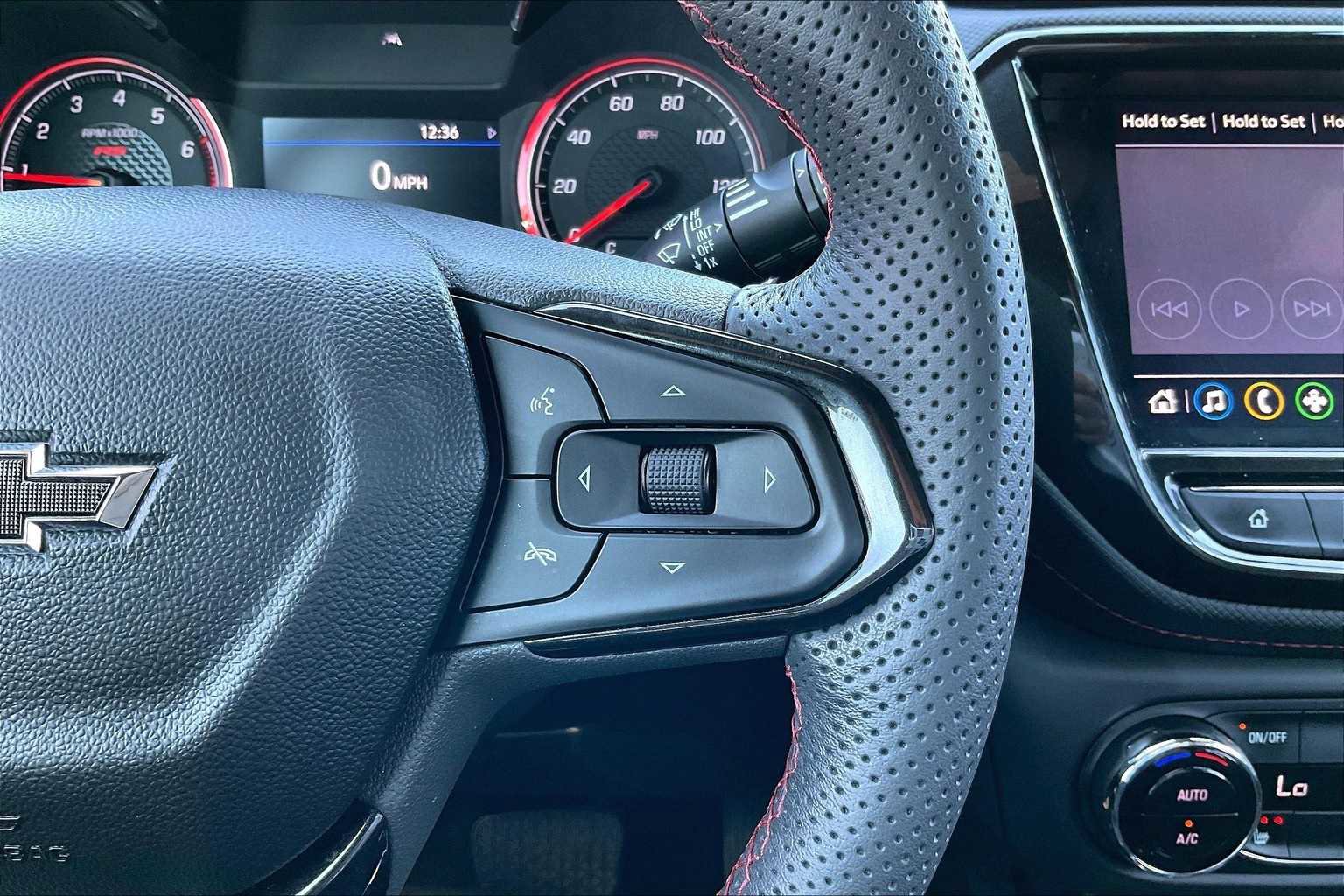 Used 2023 Chevrolet TrailBlazer RS w/ Sun and Liftgate Package image 25