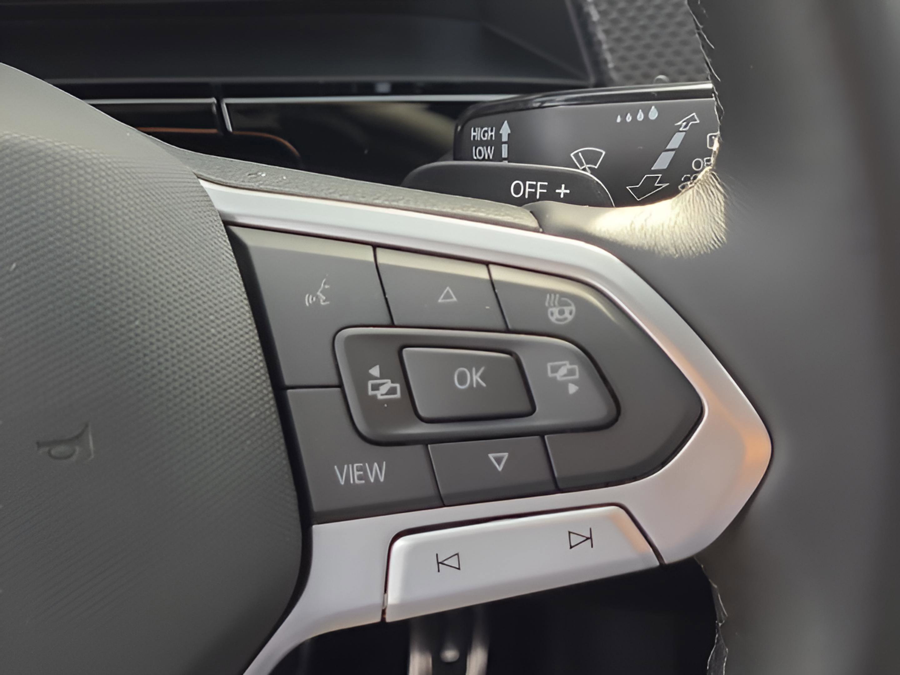 New 2026 Volkswagen Atlas Cross Sport SEL R-Line image 27