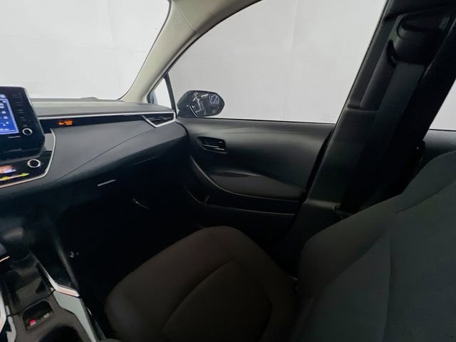 Used 2022 Toyota Corolla LE FWD image 19