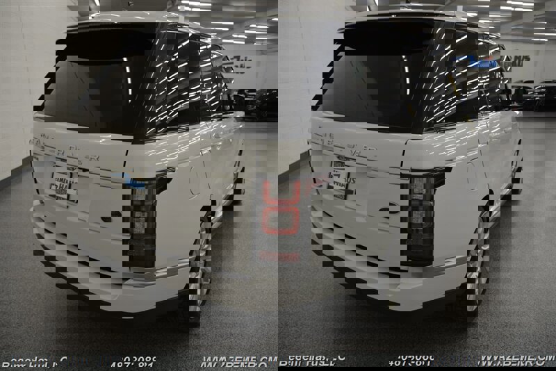 Used 2017 Land Rover Range Rover HSE image 9