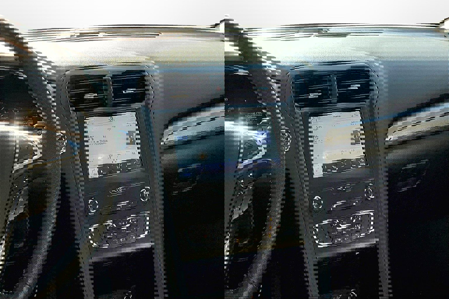 Used 2020 Ford Fusion SE w/ Equipment Group 151A image 6