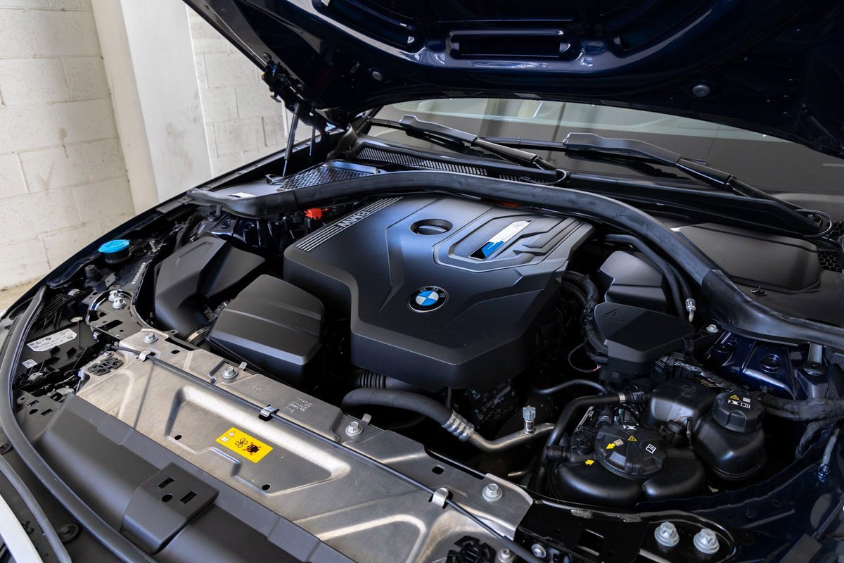 Certified 2023 BMW 330e w/ Premium Package image 32