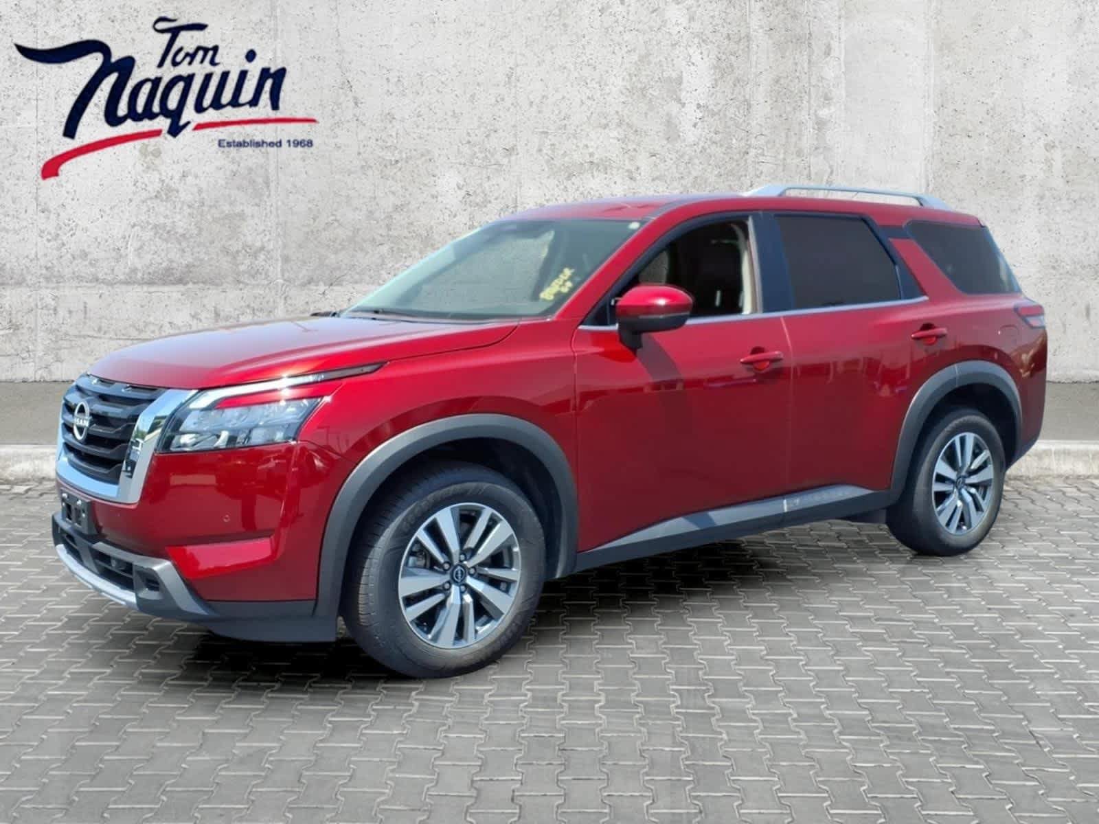 Used 2025 Nissan Pathfinder SL AWD/4WD image 1