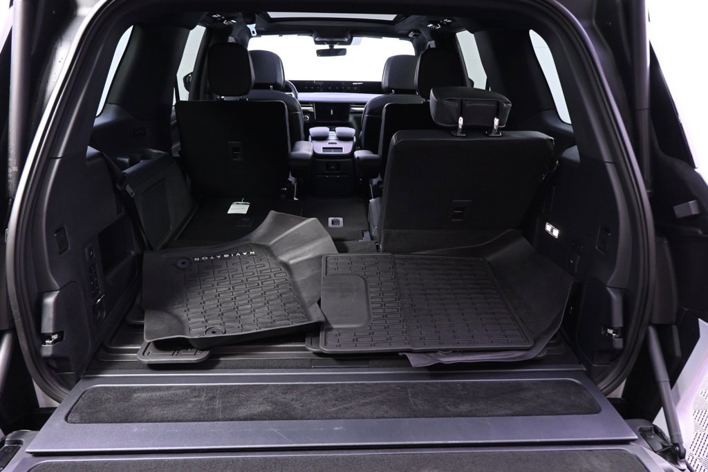 New 2025 Lincoln Navigator Reserve w/ Jet Appearance Package image 19
