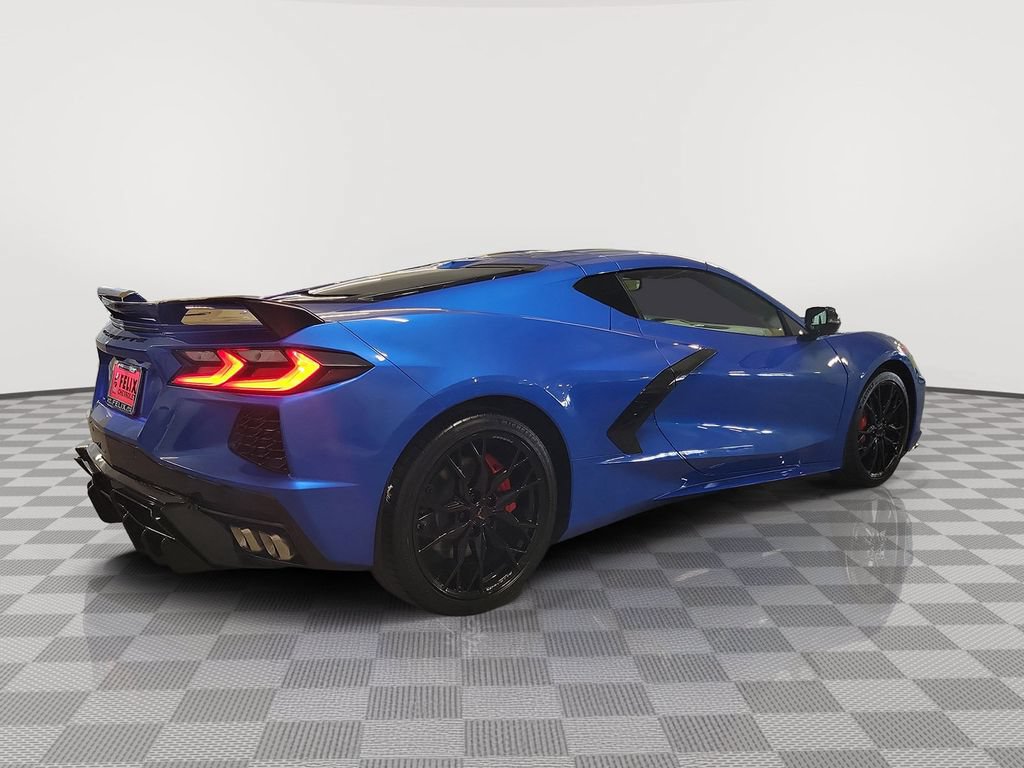 Used 2025 Chevrolet Corvette Stingray Coupe w/ 1LT RWD image 4